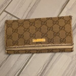 Gucci Tan and Brown Women's Wallet